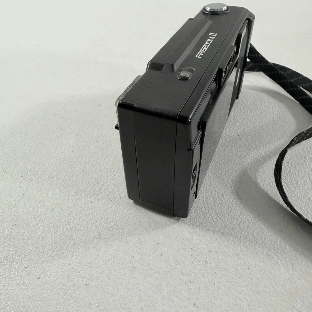Minolta Freedom II 35mm Film Camera Point Shoot AF Flash READ DESCRIPTION WORKS‎